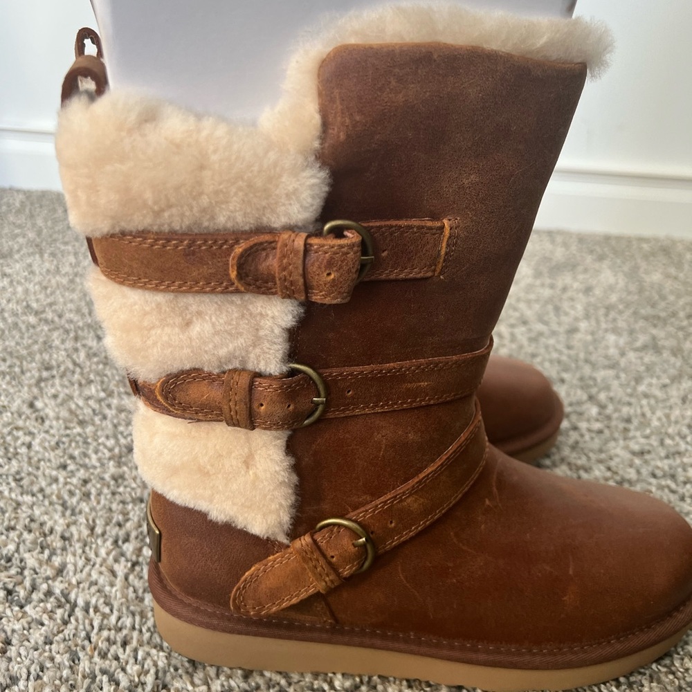 Authentic Brand New Ugg- Lightweight Cushioning D… - image 3